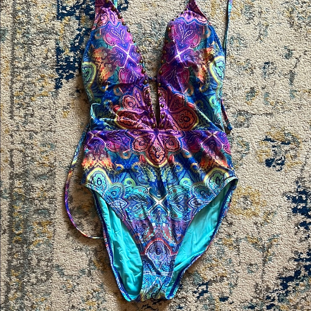 La Blanca womens One Piece in Purple and Blue. Size 6. Like new